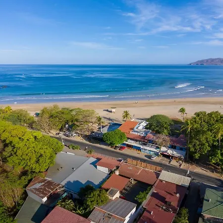 Witch'S Rock Surf Camp Hotel