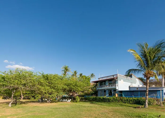 Witch's Rock Surf Camp 2* Tamarindo