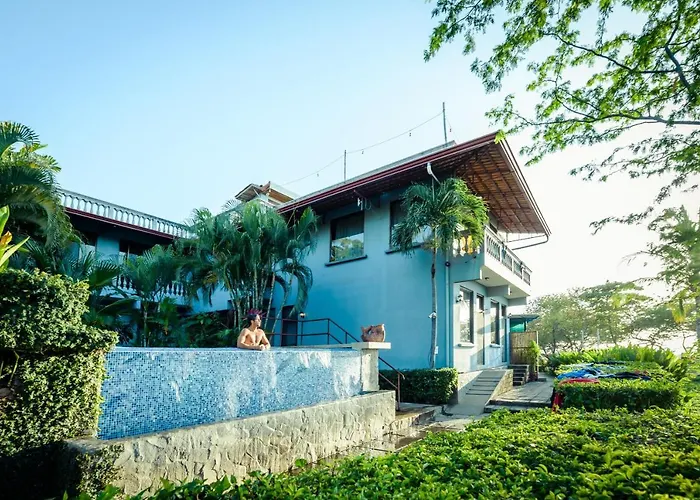 Witch's Rock Surf Camp Tamarindo