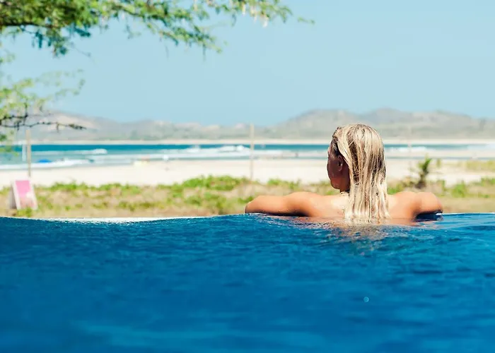 Witch's Rock Surf Camp Hotel