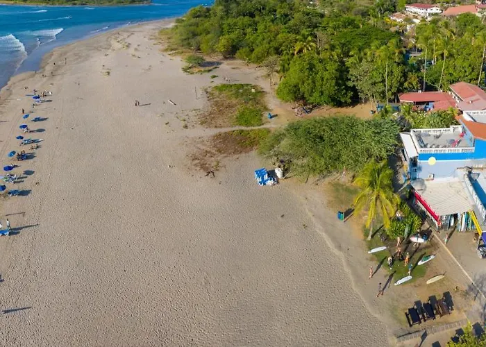 Witch's Rock Surf Camp Hotel