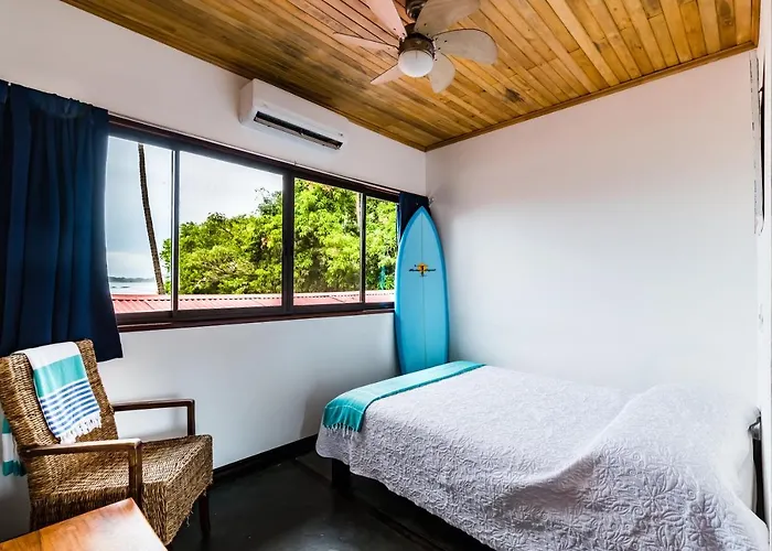 Witch's Rock Surf Camp Hotel