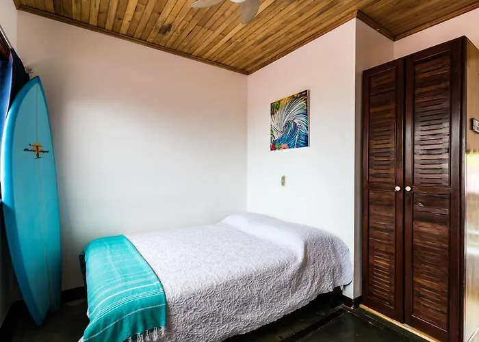 Hotel Witch's Rock Surf Camp 2*