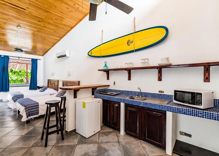 Hotel Witch's Rock Surf Camp